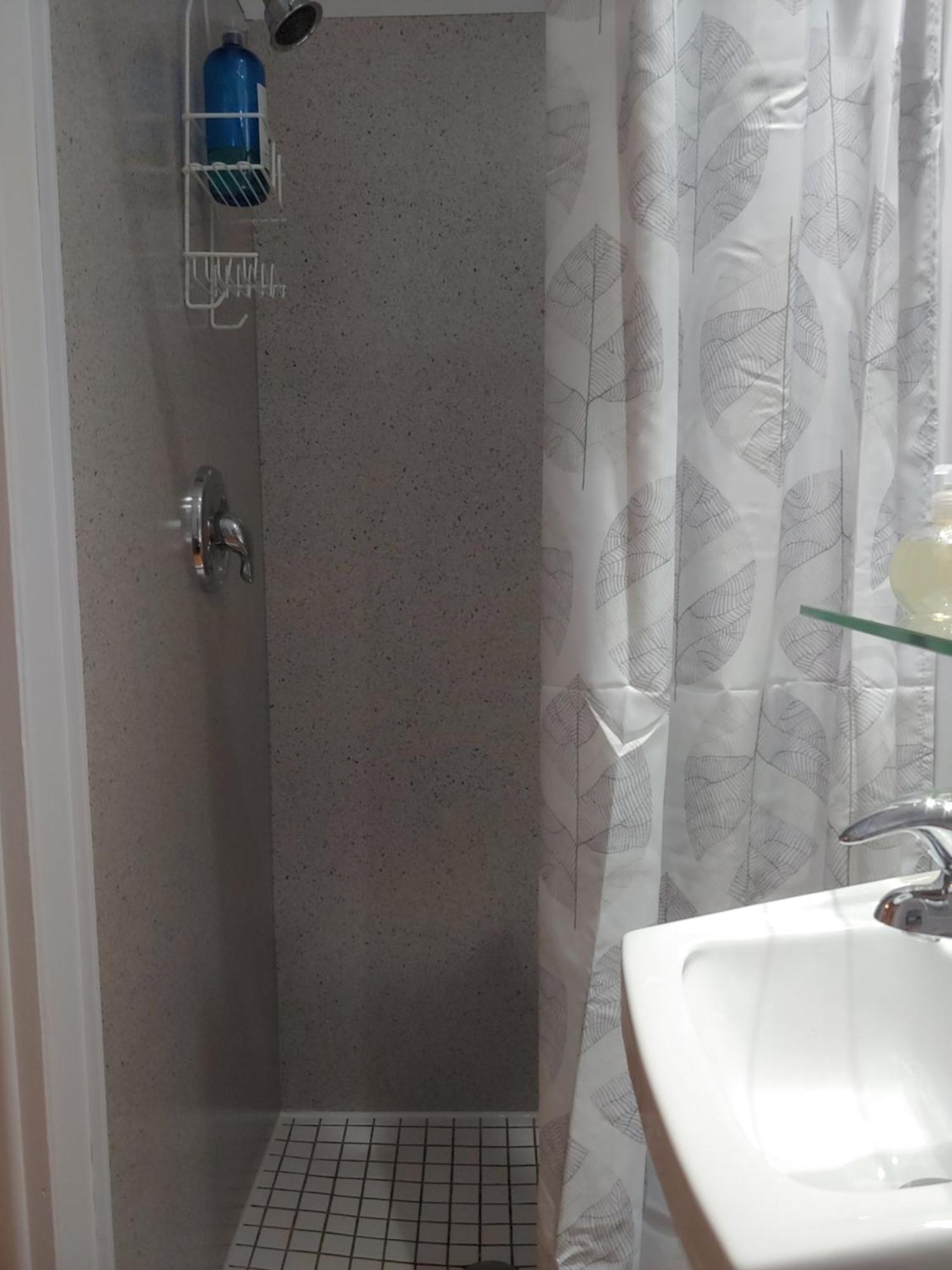 3 Bedrooms 3 Beds Near Metro -2 Parking Free Montreal Bagian luar foto