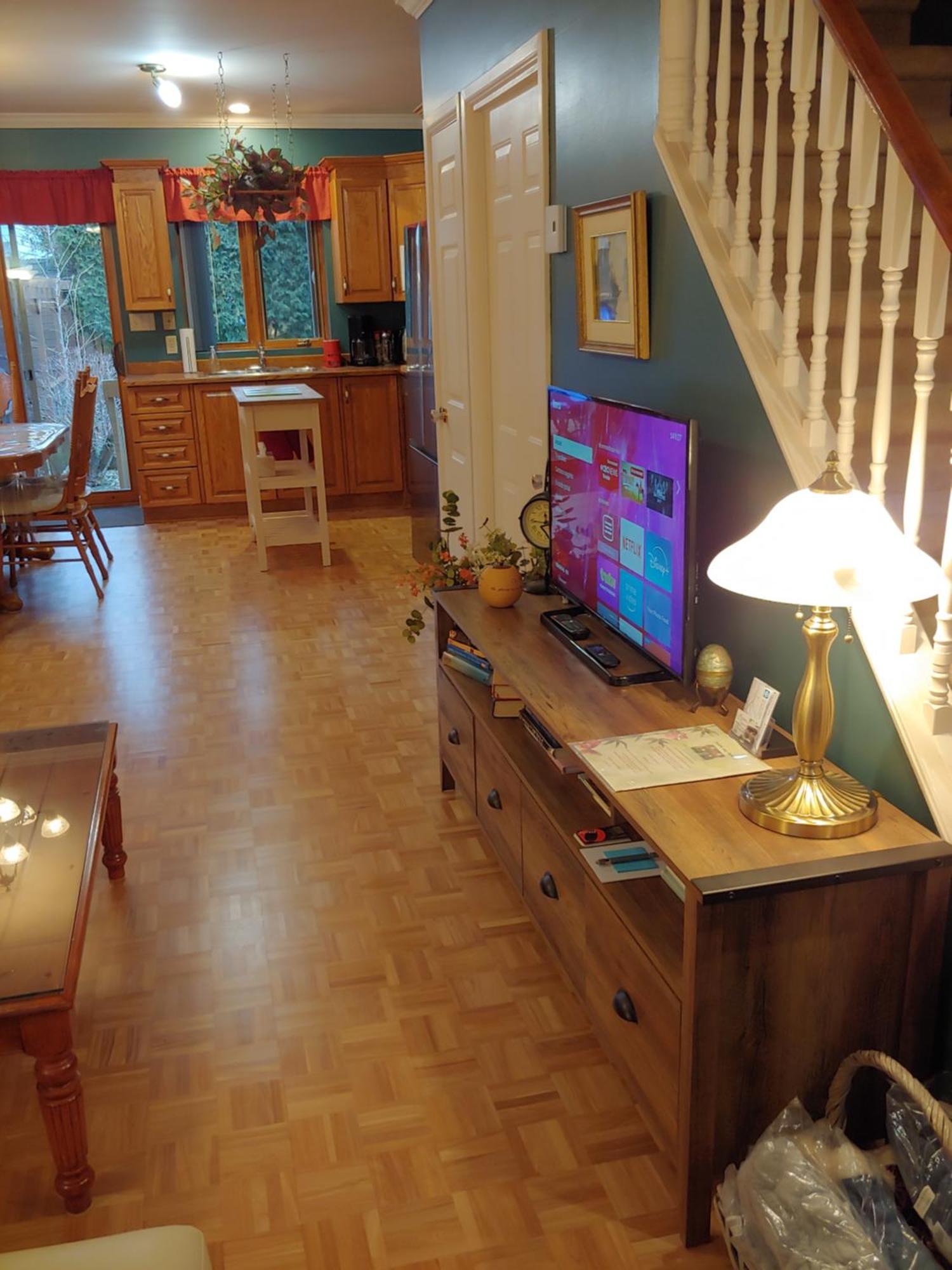 3 Bedrooms 3 Beds Near Metro -2 Parking Free Montreal Bagian luar foto