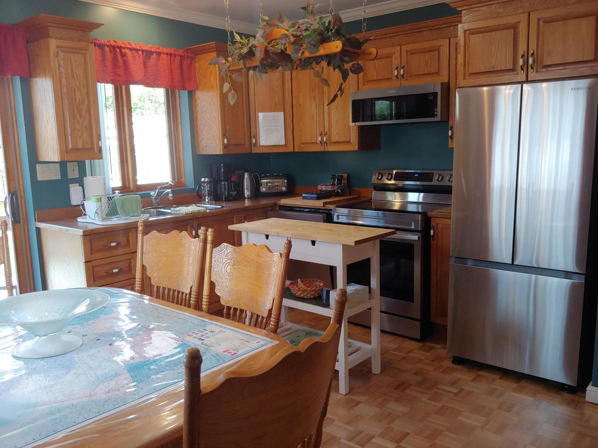 3 Bedrooms 3 Beds Near Metro -2 Parking Free Montreal Bagian luar foto