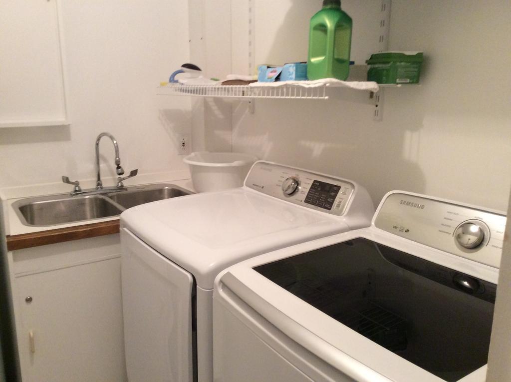3 Bedrooms 3 Beds Near Metro -2 Parking Free Montreal Bagian luar foto