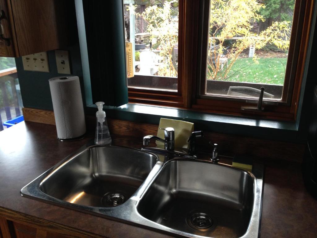 3 Bedrooms 3 Beds Near Metro -2 Parking Free Montreal Bagian luar foto